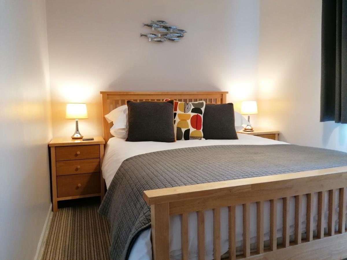 Schooner Point Guest House Looe Extérieur photo