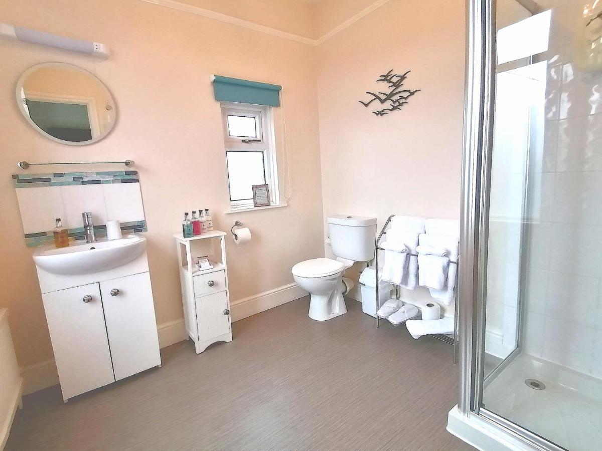 Schooner Point Guest House Looe Extérieur photo