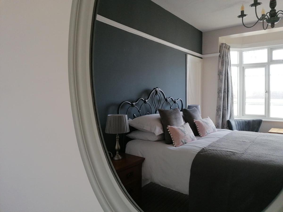 Schooner Point Guest House Looe Extérieur photo