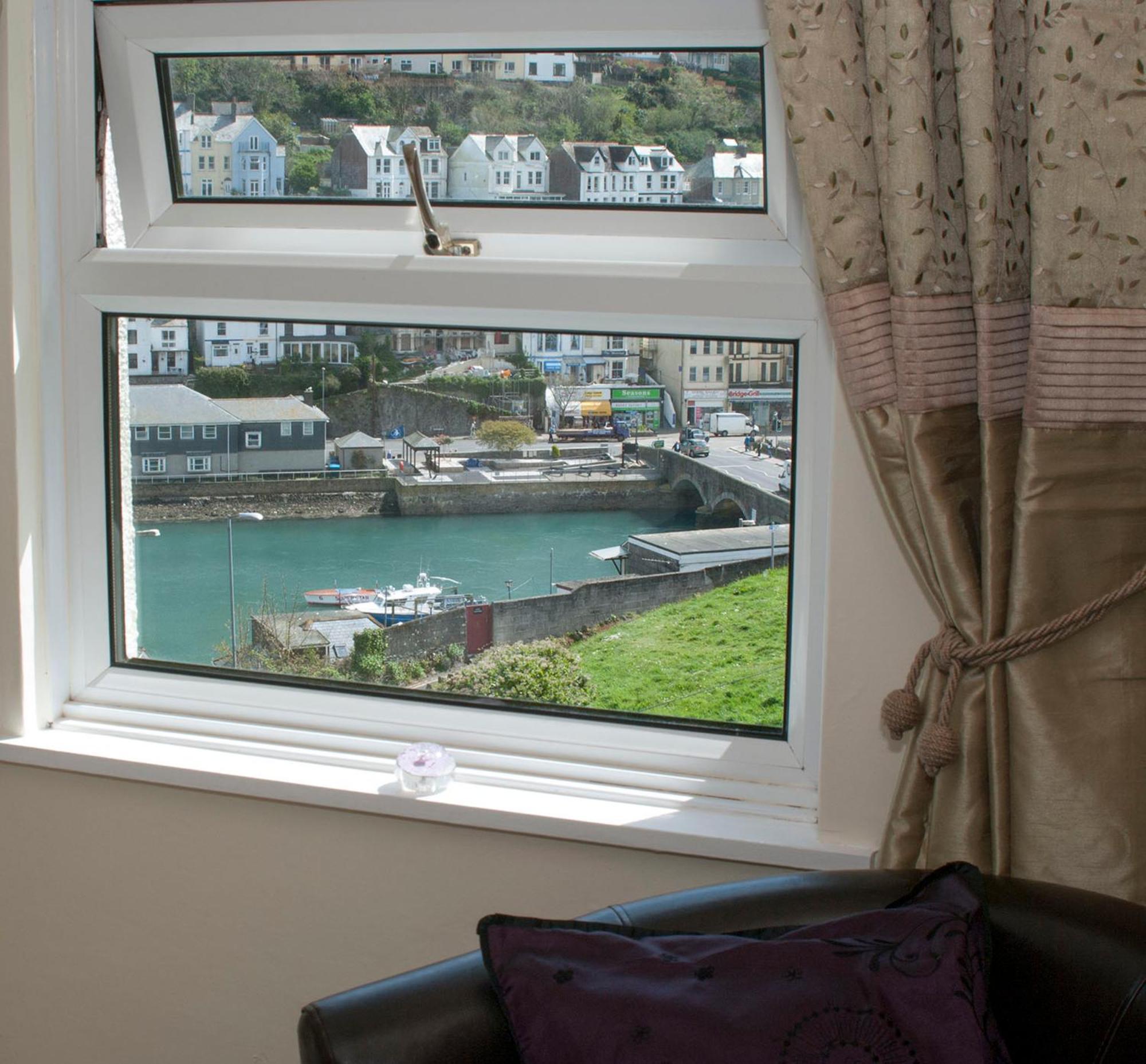 Schooner Point Guest House Looe Chambre photo